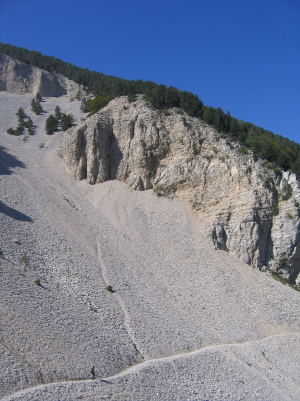 The trail through the northern side of Mont Ventoux